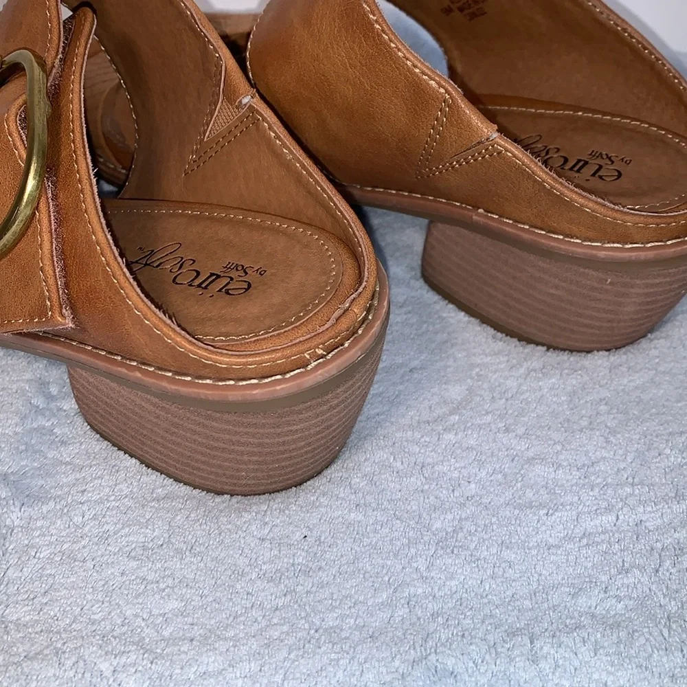 Cyleigh woman’s sandals.  Excellent condition.